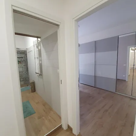 Apartment Cave Rom
